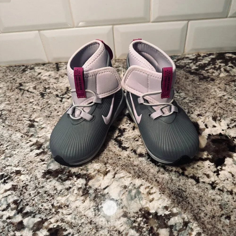 Nike Kids Binzie Boot Infant/Toddler, Smoke Grey/Violet Size 7